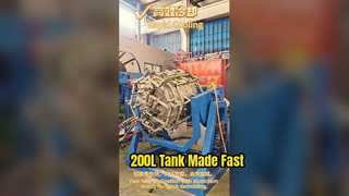 ND-600 스윙 회전 성형기는 어떻게 200L 화학물질 저장 탱크를 효율적으로 생산합니까?